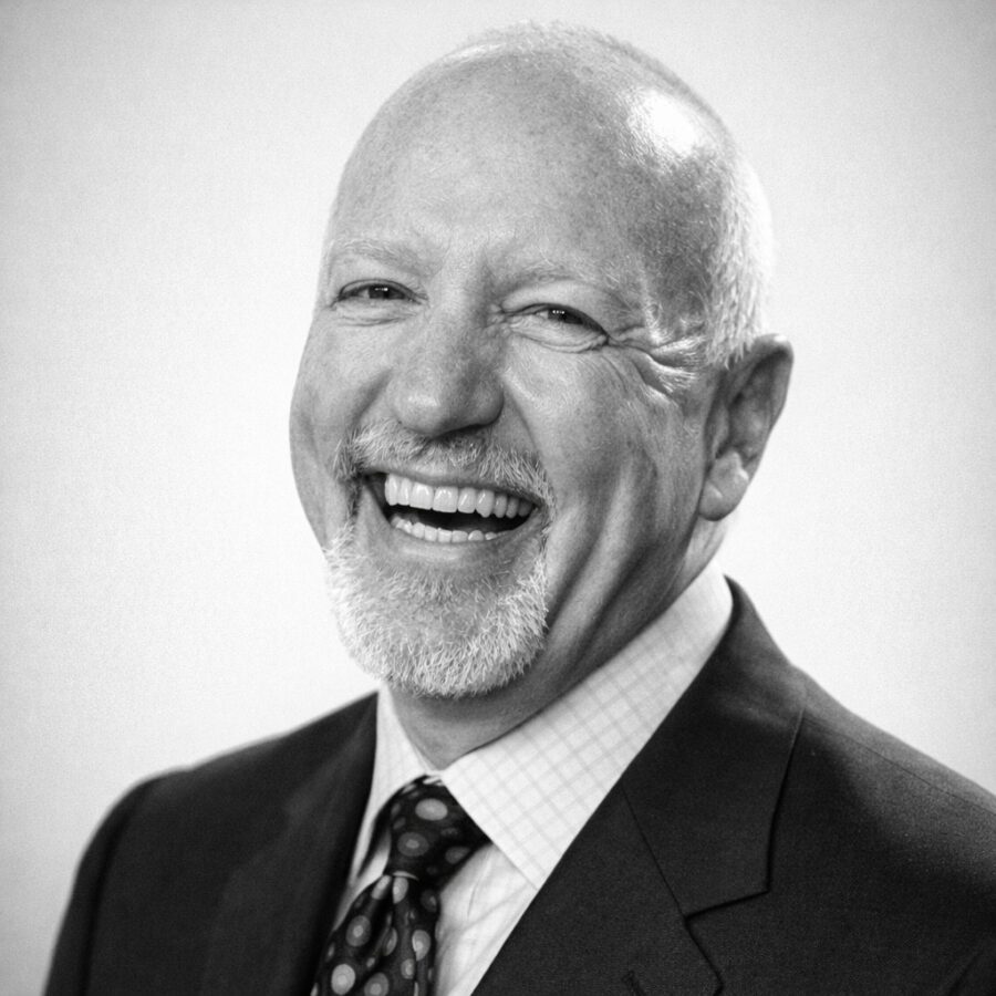 Ritratto di Mark Victor Hansen, autore e speaker motivazionale statunitense, noto per le sue frasi su successo, ispirazione e crescita personale – Il Meglio dei Libri