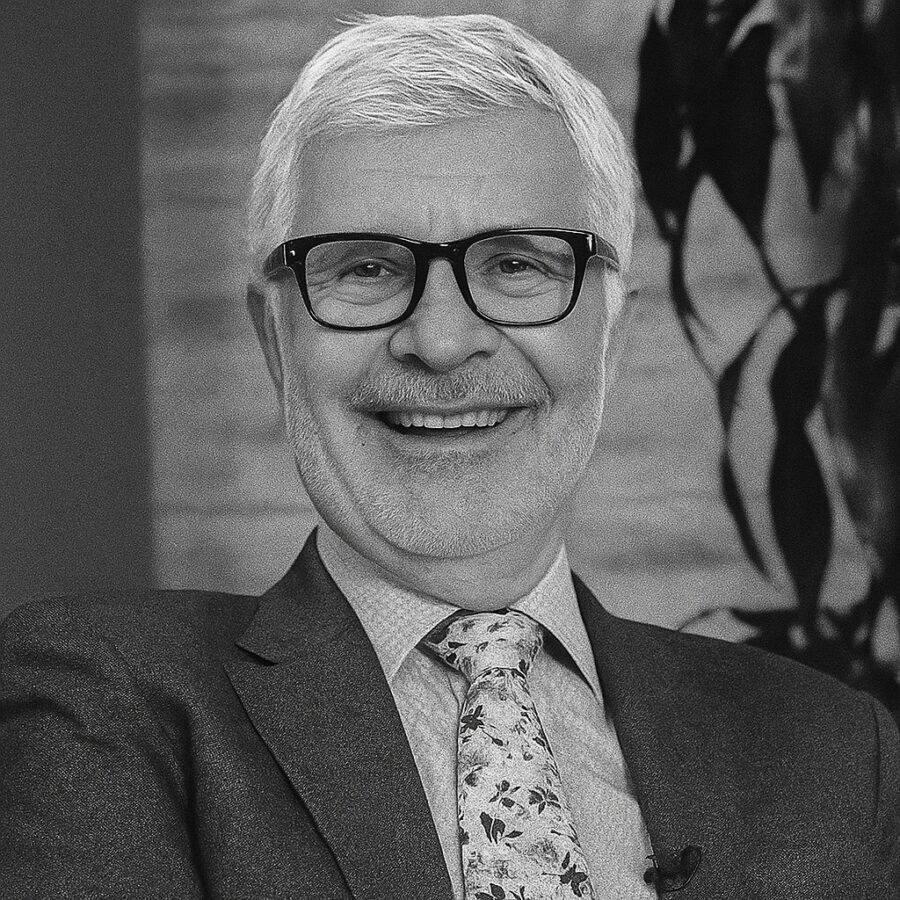 Ritratto in bianco e nero di Dr. Steven R. Gundry, medico e autore statunitense, noto per le sue teorie nutrizionali e le sue frasi su salute, lectine e longevità – Il Meglio dei Libri