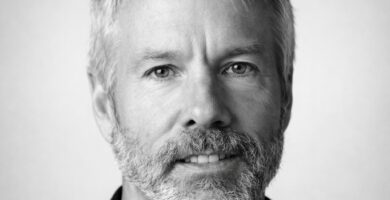 Ritratto di Michael Saylor, imprenditore statunitense e figura iconica nel mondo Bitcoin, noto per le sue frasi su moneta solida, riserva di valore e futuro della finanza – Il Meglio dei Libri