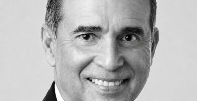 Ritratto di Frank Suárez, autore e divulgatore sulla salute metabolica, noto per le sue frasi su metabolismo, alimentazione e benessere – Il Meglio dei Libri