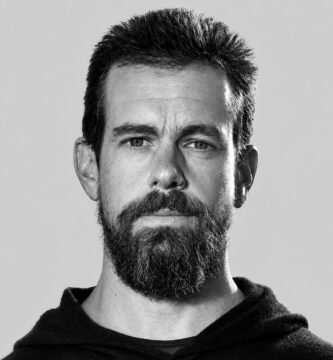 Ritratto di Jack Dorsey, imprenditore e sviluppatore statunitense, noto per le sue frasi su tecnologia, Bitcoin, semplicitร e innovazione digitale โ Il Meglio dei Libri