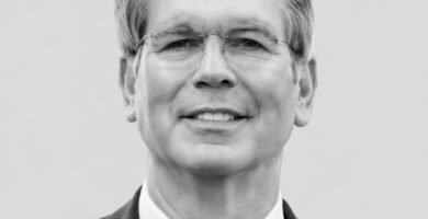 Ritratto di Scott Bessent, investitore e dirigente pubblico statunitense, noto per le sue riflessioni su mercati finanziari, politica economica, investimenti e strategia macroeconomica – Il Meglio dei Libri